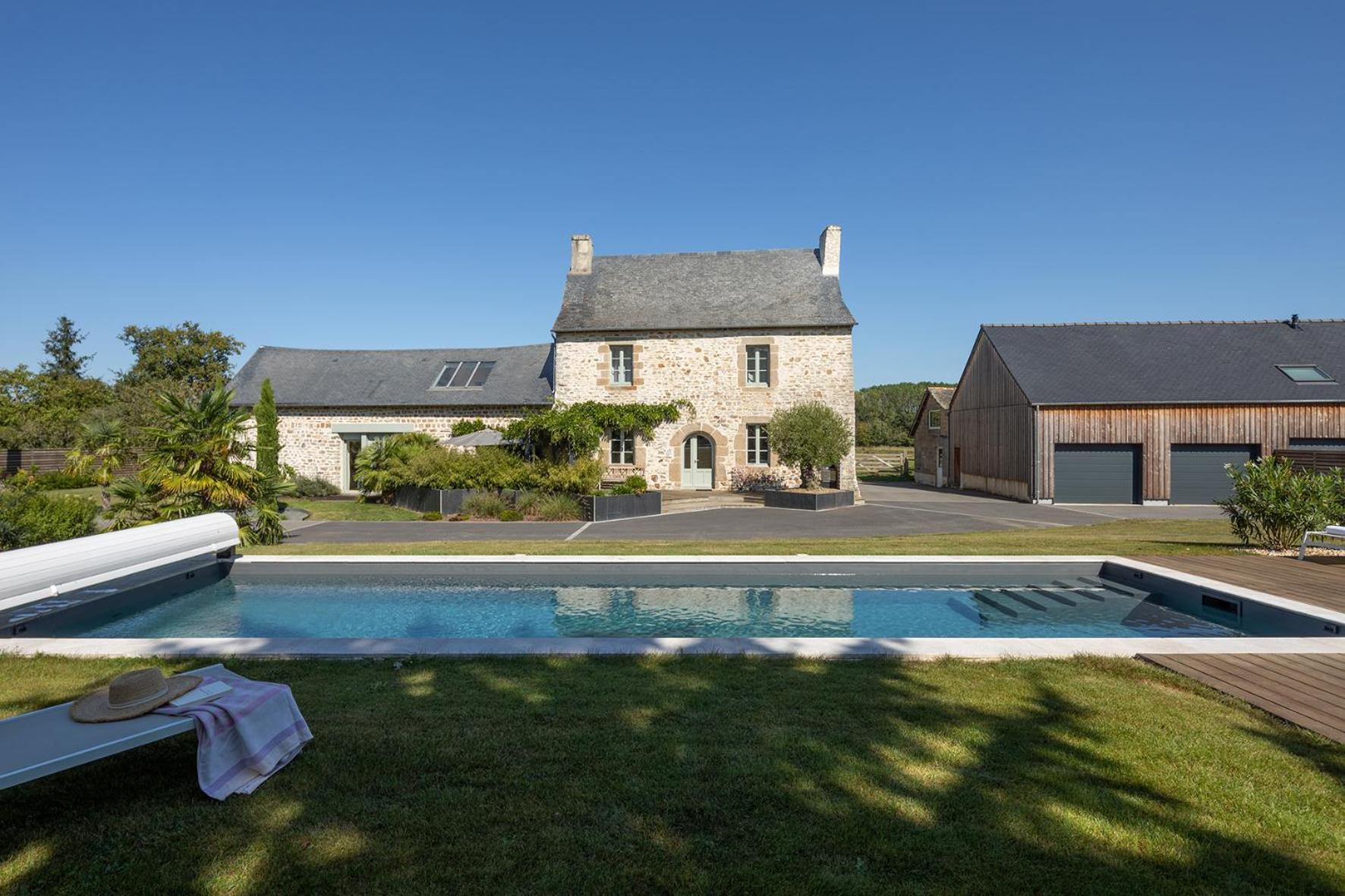 Manoir De La Nogrie - Chambre De Charme Avec Acces Privatif - Piscine Chauffee Sur Domaine 5 Etoiles Val-d'Ize Eksteriør billede